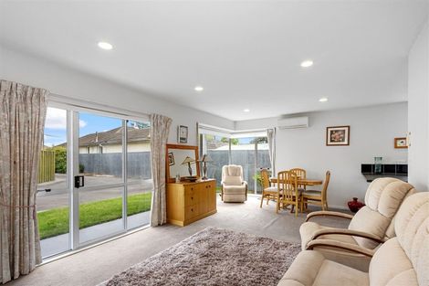 Photo of property in 34 Appleby Crescent, Burnside, Christchurch, 8053