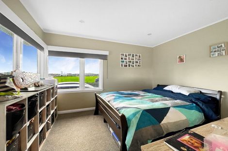 Photo of property in 12 Waterfront Road, Mangere Bridge, Auckland, 2022