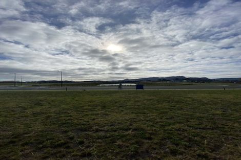 Photo of property in 45 Te Taniwha Road, One Tree Point, 0118