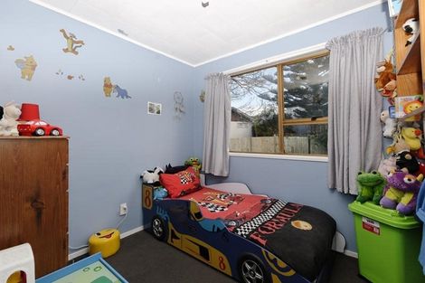 Photo of property in 19 Crompton Road, Massey, Auckland, 0614