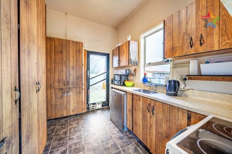 Photo of property in 12 Heath Grove, Waiwhetu, Lower Hutt, 5010