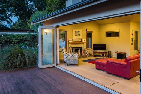 Photo of property in 2 Pastoral Lane, Hokowhitu, Palmerston North, 4410