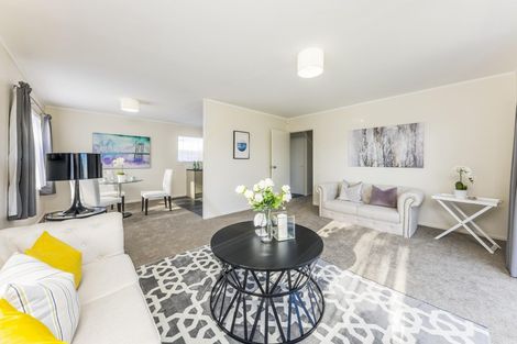 Photo of property in 1/136 Shifnal Drive, Randwick Park, Auckland, 2105