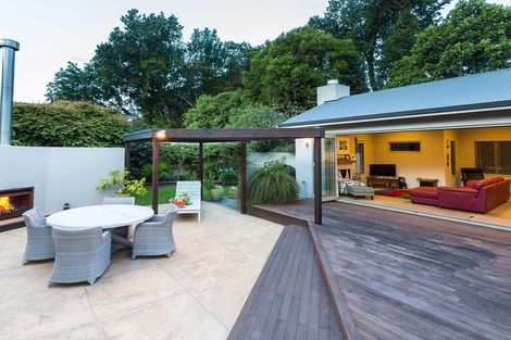 Photo of property in 2 Pastoral Lane, Hokowhitu, Palmerston North, 4410