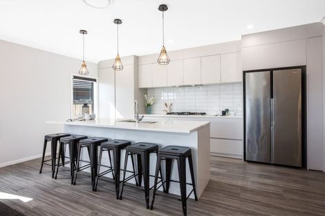 Photo of property in 21 Rotorua Grove, Aotea, Porirua, 5024