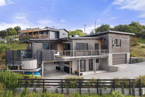 Photo of property in 21 Primrose Street, Raglan, 3225