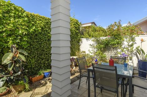 Photo of property in 480a Devonport Road, Tauranga South, Tauranga, 3112