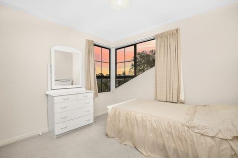 Photo of property in 8 Banksia Place, Goodwood Heights, Auckland, 2105