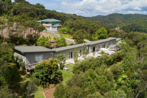 Photo of property in Apple Bnb, 3 Kaipatiki Rise, Haruru, 0204