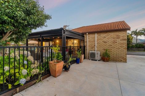 Photo of property in 29 Mcleod Place, Papamoa Beach, Papamoa, 3118