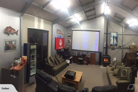 Photo of property in 3 Frank Knight Place, Waiuku, 2123