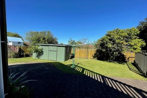 Photo of property in 143 Bradbury Road, Botany Downs, Auckland, 2010