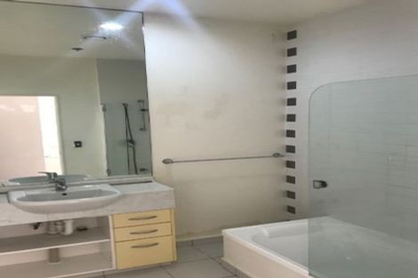 Photo of property in Stadium Garden Flats, 502/107 Thorndon Quay, Pipitea, Wellington, 6011