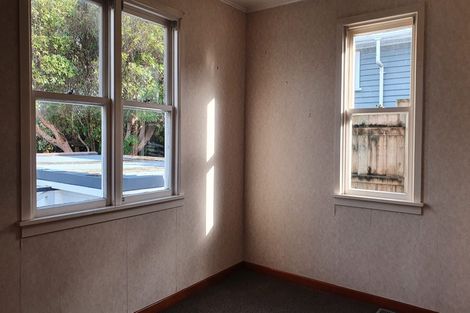 Photo of property in 21 Havelock Place, Blagdon, New Plymouth, 4310