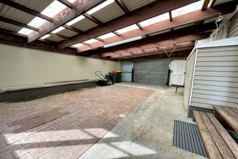 Photo of property in 382 South Road, Omata, New Plymouth, 4374