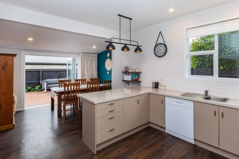 Photo of property in 74 Selwyn Street, Somerfield, Christchurch, 8024