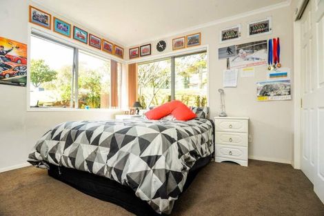 Photo of property in 17 Bayside Drive, Browns Bay, Auckland, 0630