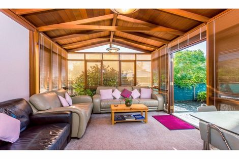 Photo of property in 13 Dunstall Place, Mangere Bridge, Auckland, 2022