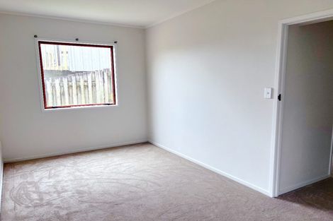 Photo of property in 15 Oaktree Avenue, Browns Bay, Auckland, 0630