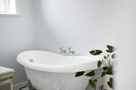 Photo of property in 4 Valley Terrace, Hamilton Central, Hamilton, 3204