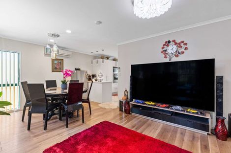 Photo of property in 49d Redoubt Road, Goodwood Heights, Auckland, 2105