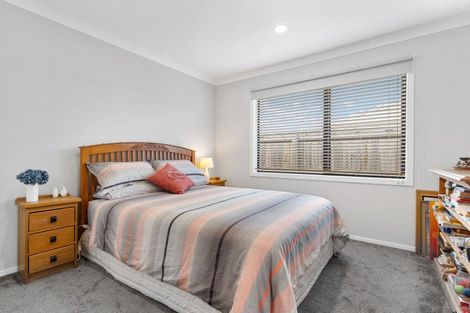 Photo of property in 13 Feist Street, Carterton, 5713