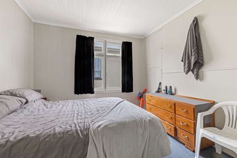 Photo of property in 32 Pendarves Street, New Plymouth, 4310