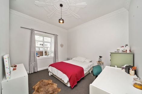 Photo of property in 240 Saint Aubyn Street, New Plymouth, 4310
