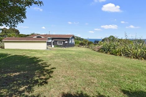 Photo of property in 4 Penguin Street, Leigh, 0985