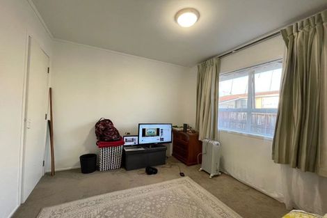 Photo of property in 1/10 Ballater Place, Highland Park, Auckland, 2010