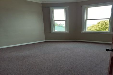 Photo of property in 30 Apuka Street, Brooklyn, Wellington, 6021