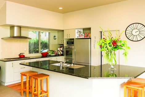 Photo of property in 2 Pastoral Lane, Hokowhitu, Palmerston North, 4410