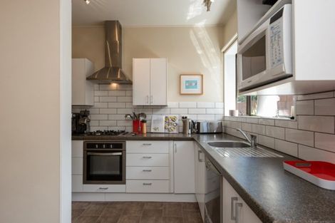 Photo of property in 87 Parkvale Road, Karori, Wellington, 6012