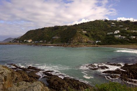 Photo of property in 114 The Esplanade, Houghton Bay, Wellington, 6023