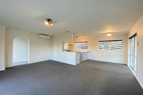 Photo of property in 48 Donovan Avenue, Massey, Auckland, 0614