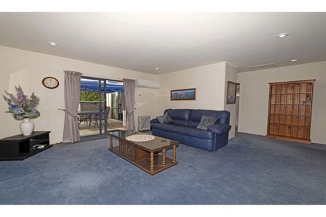 Photo of property in 13 Neta Grove, Henderson, Auckland, 0612