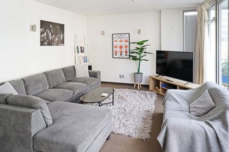 Photo of property in Montreaux Apartments, 4c/164 The Terrace, Wellington Central, Wellington, 6011