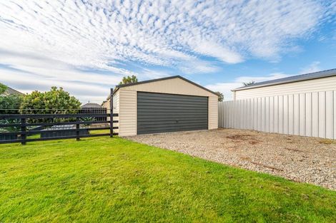 Photo of property in 1 Holmes Street, Waimate, 7924