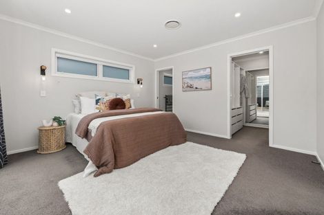 Photo of property in 10 Weatherdeck Close, Whitby, Porirua, 5024