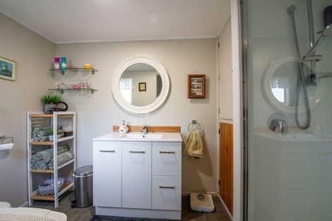 Photo of property in 15 Fenruss Street, Fairy Springs, Rotorua, 3015