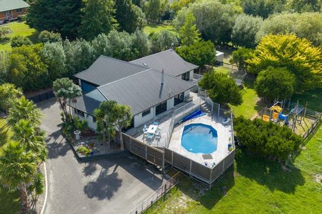 Photo of property in 49 Schnell Drive, Kelvin Grove, Palmerston North, 4414