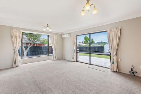 Photo of property in 6 Montclare Avenue, Ilam, Christchurch, 8041