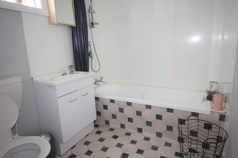 Photo of property in 13 Windsor Street, Dannevirke, 4930