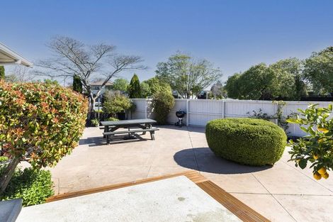 Photo of property in 4 Sonning Place, Redwood, Christchurch, 8051