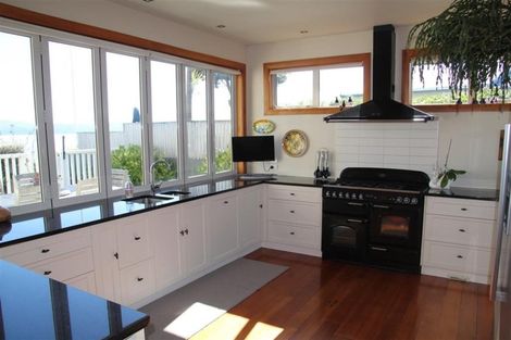 Photo of property in 7 Maire Street, Eastbourne, Lower Hutt, 5013