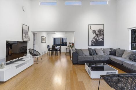 Photo of property in 2/55a Woodlands Crescent, Browns Bay, Auckland, 0630