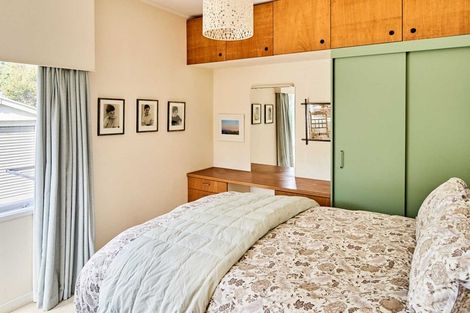 Photo of property in 143 Marine Parade, Eastbourne, Lower Hutt, 5013