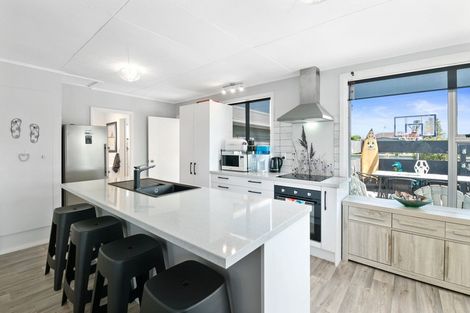 Photo of property in 8 Linklater Avenue, Foxton Beach, Foxton, 4815