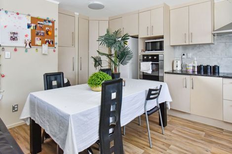 Photo of property in 32 Marr Road, Manurewa, Auckland, 2102