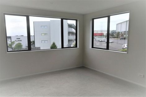 Photo of property in 72 Seafarer Crescent, Stanmore Bay, Whangaparaoa, 0932